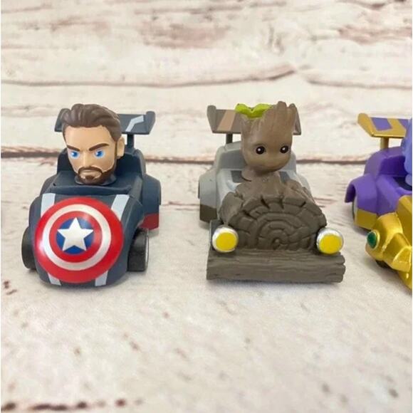 MARVEL AVENGERS Limited Edition Pull Back Race Cars - Picture 5 of 12